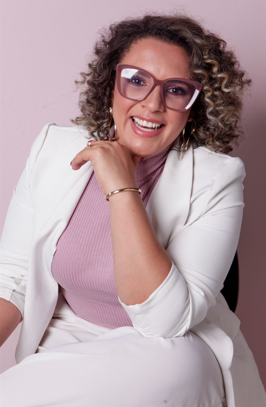 Tays Santos - Hipnoterapeuta Sistêmica
